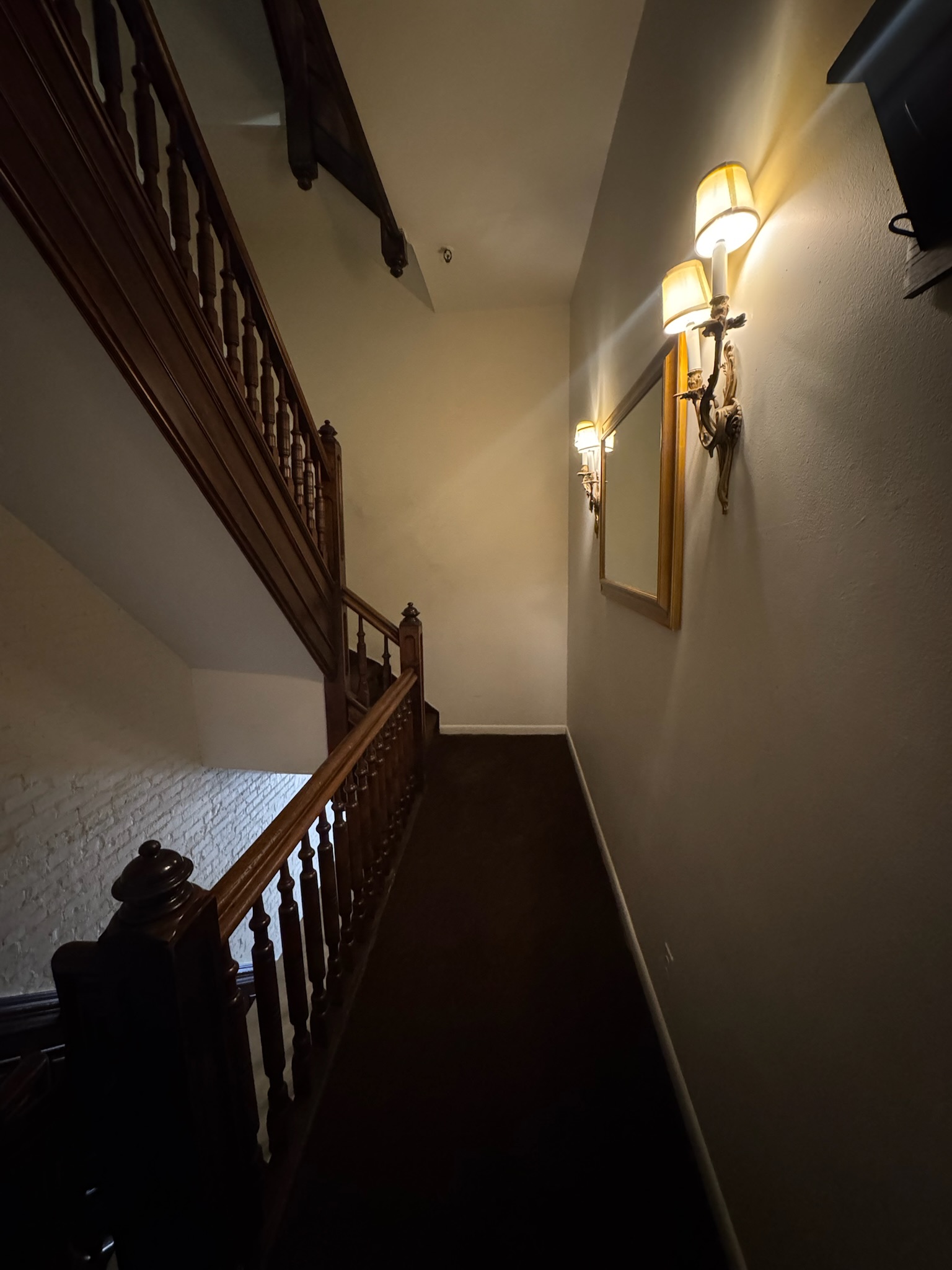 Staircase Landing — Manhattan